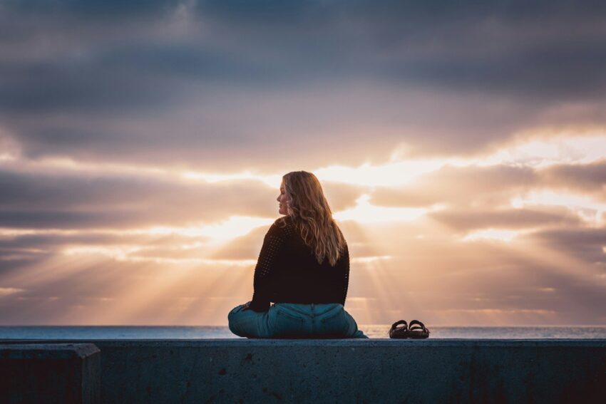 Scoprire la gioia nel momento presente attraverso la meditazione