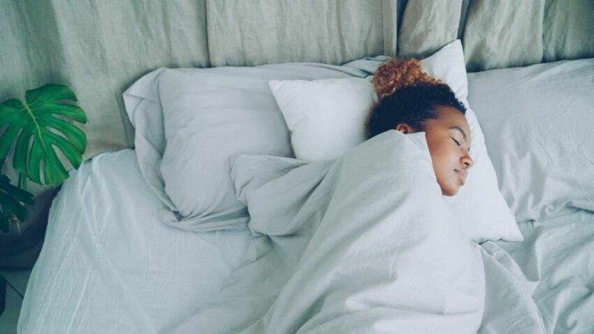 Sonno Riparatore: Sblocca il Potere della Routine Serale per Dormire Profondamente